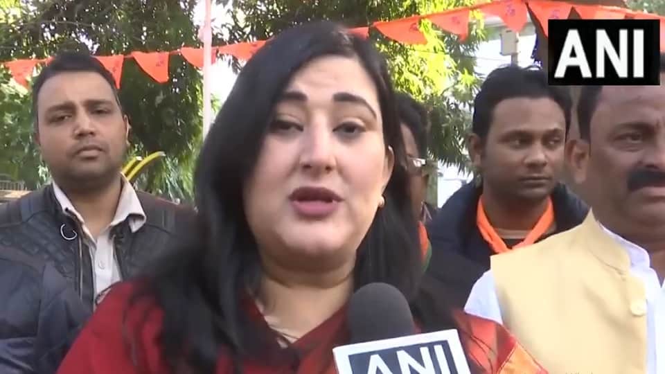 Delhi Election 2025 Many leaders including CM Atishi, Rahul Gandhi, Bansuri Swaraj cast their votes