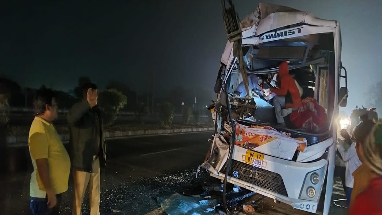 A bus filled with 20 devotees collided with a truck parked on the roadside, 20 injured