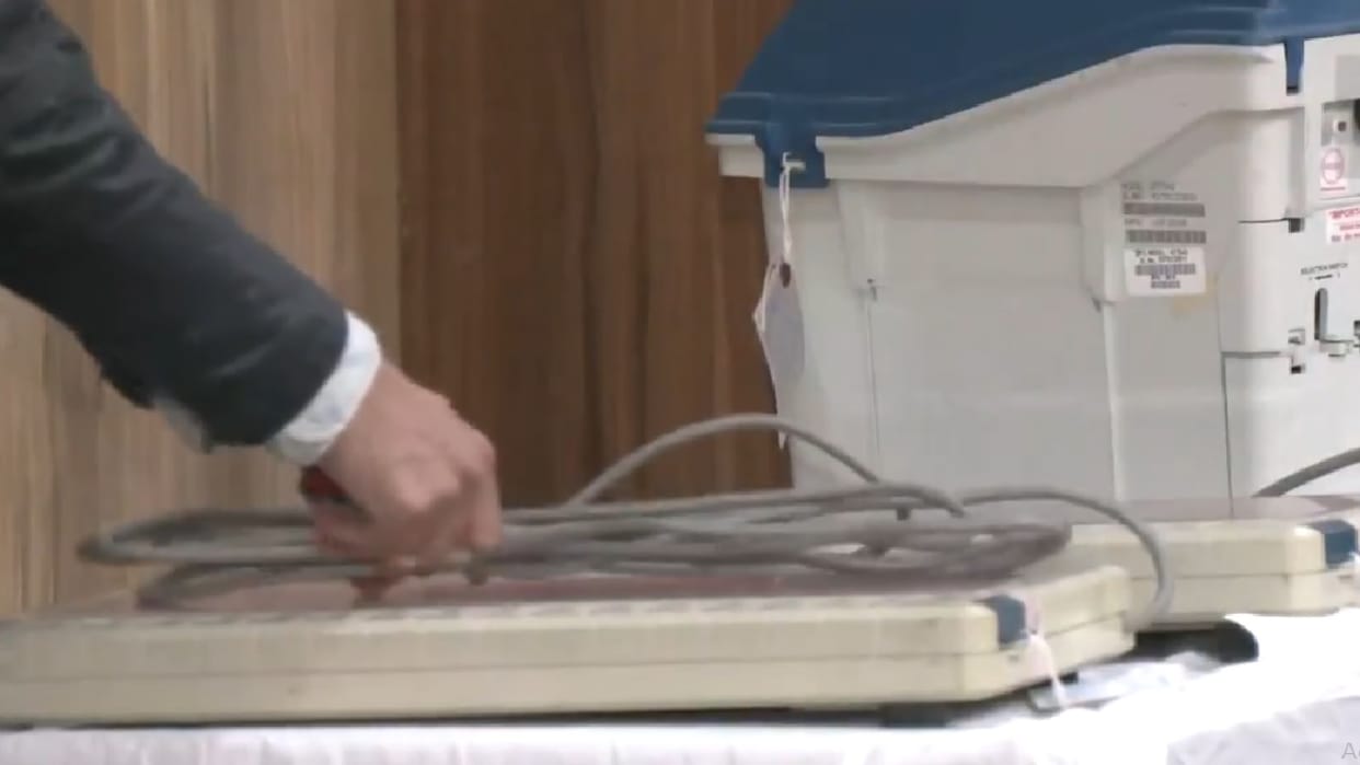 Delhi Election 2025 EVM kept in 19 strong rooms there will be three tier security