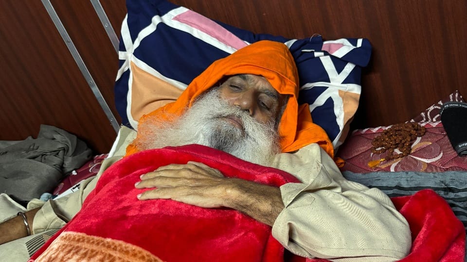 Farmer leader Jagjit Singh Dallewal stopped drinking water while in police custody