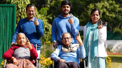 Delhi Election 2025 Many leaders including CM Atishi, Rahul Gandhi, Bansuri Swaraj cast their votes