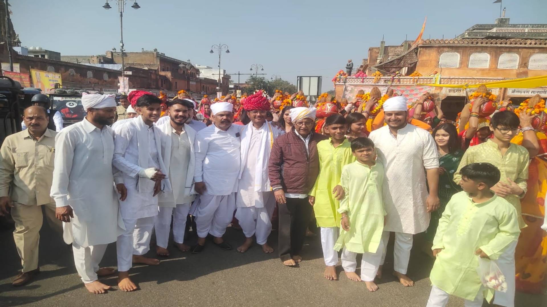 Rajasthan Gulab Singh Bhomia temple was established in Jaipur foreign tourists participated in tableau photos