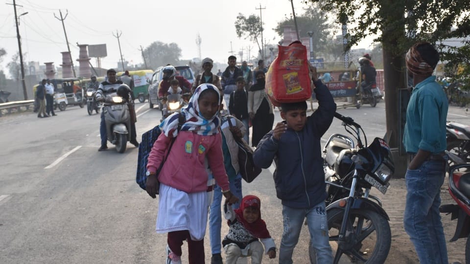 Ramganga bridge closed: Thousands are facing unemployment crisis, some have changed their house