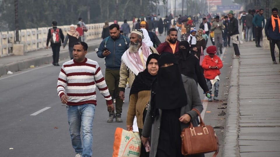 Ramganga bridge closed: Thousands are facing unemployment crisis, some have changed their house