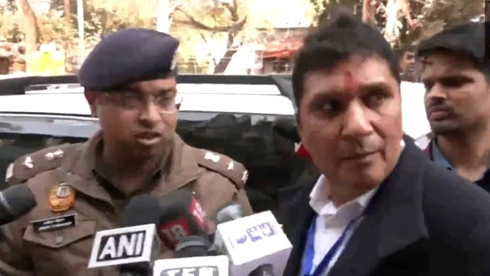 Delhi Election Saurabh Bhardwaj alleged police were stopping people from voting by putting up barricades