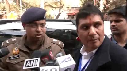 Delhi Election: 'बैरिकेड्स लगाकर वोट डालने से रोक रही पुलिस..', सौरभ भारद्वाज की डीसीपी से बहस; मिला ये जवाब Delhi Election Saurabh Bhardwaj alleged police were stopping people from voting by putting up barricades