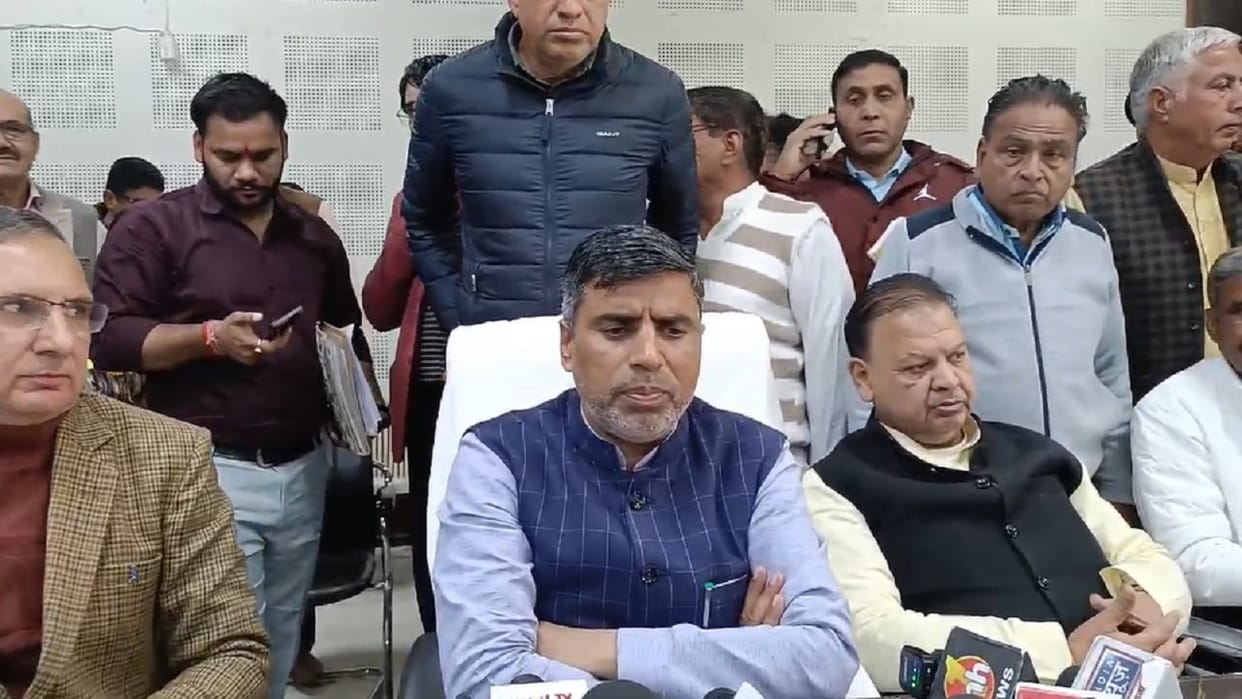 Education Minister suspended Consolidation ACO Veerbhan in meeting of District Grievance Redressal Committee