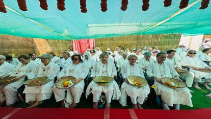 Foreign devotees are drawn towards Sanatan in search of peace, took initiation from Sanatan's Guru.