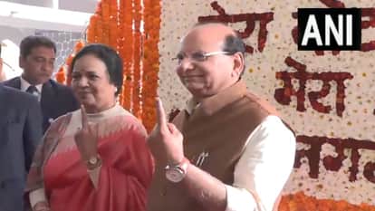 Delhi Election 2025 Many leaders including CM Atishi, Rahul Gandhi, Bansuri Swaraj cast their votes