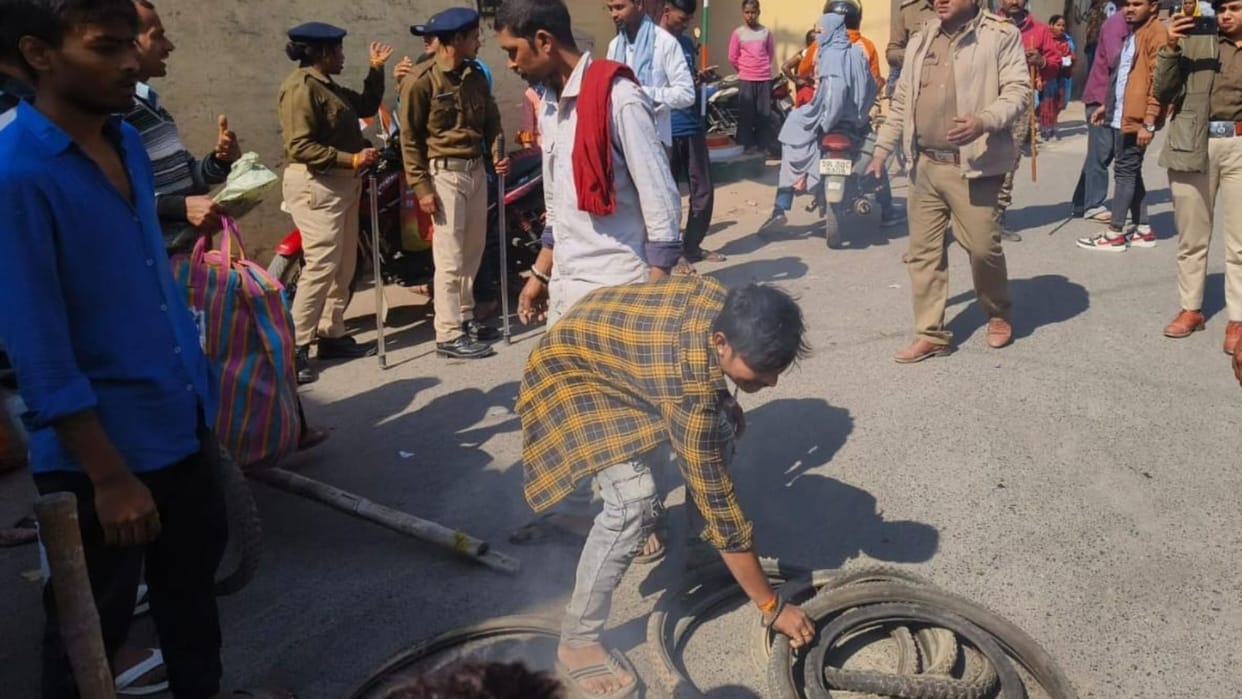 An innocent child came under the wheels of an auto while playing in Muzaffarpur
