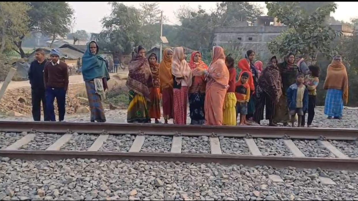 Bihar News : Three people died train accident news Gaya Howrah Express munger bihar bhagalpur bihar police