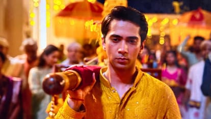Bada Naam Karenge Review in Hindi by Pankaj Shukla Rajshri Sooraj Barjatya Palash Vaswani Ritik Ayesha