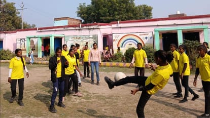 sports news of VCA Team became champion due to Anjita 44 and Priyanka 41 runs in varanasi