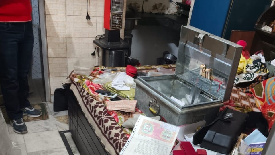 Theft at house in vikas nagar of chandigarh