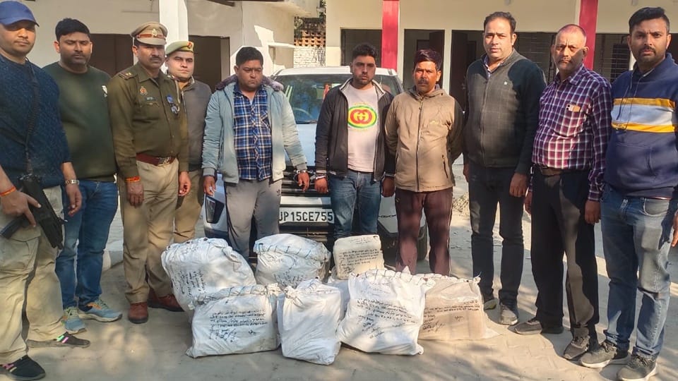 UP: Friends made in jail.. started smuggling ganja, had to deliver the consignment to a woman in Delhi
