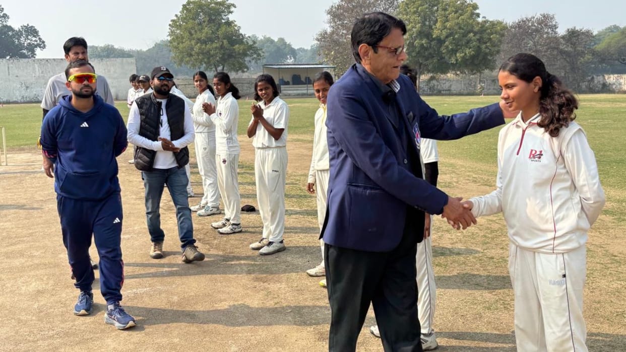 sports news of VCA Team became champion due to Anjita 44 and Priyanka 41 runs in varanasi