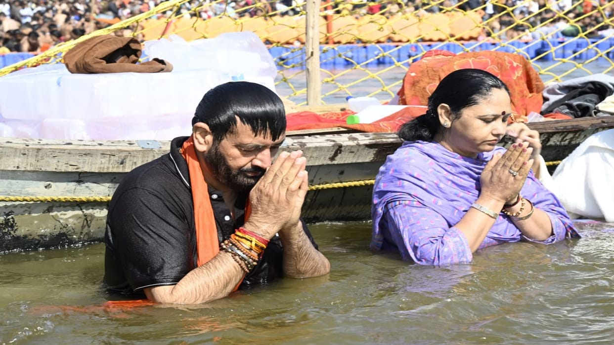 Mahakumbh: Haryana Chief Minister Nayab Singh Saini reached Prayagraj, took a dip in Sangam