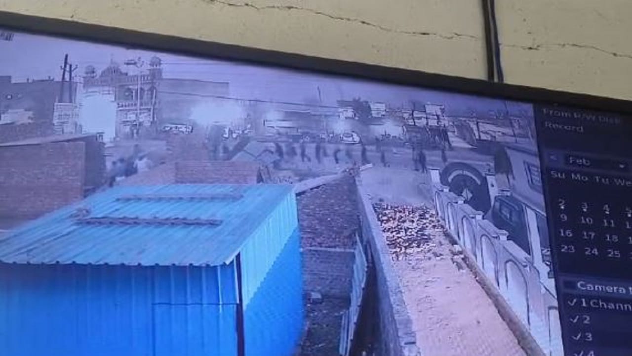 Family sleeping in the house bullies bulldozer run at midnight four people injured in Bareilly Baheri
