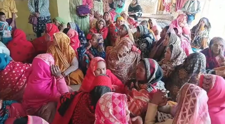 A soldier committed suicide in Hisar his body reached the village last rites were performed at yamuna Ghat