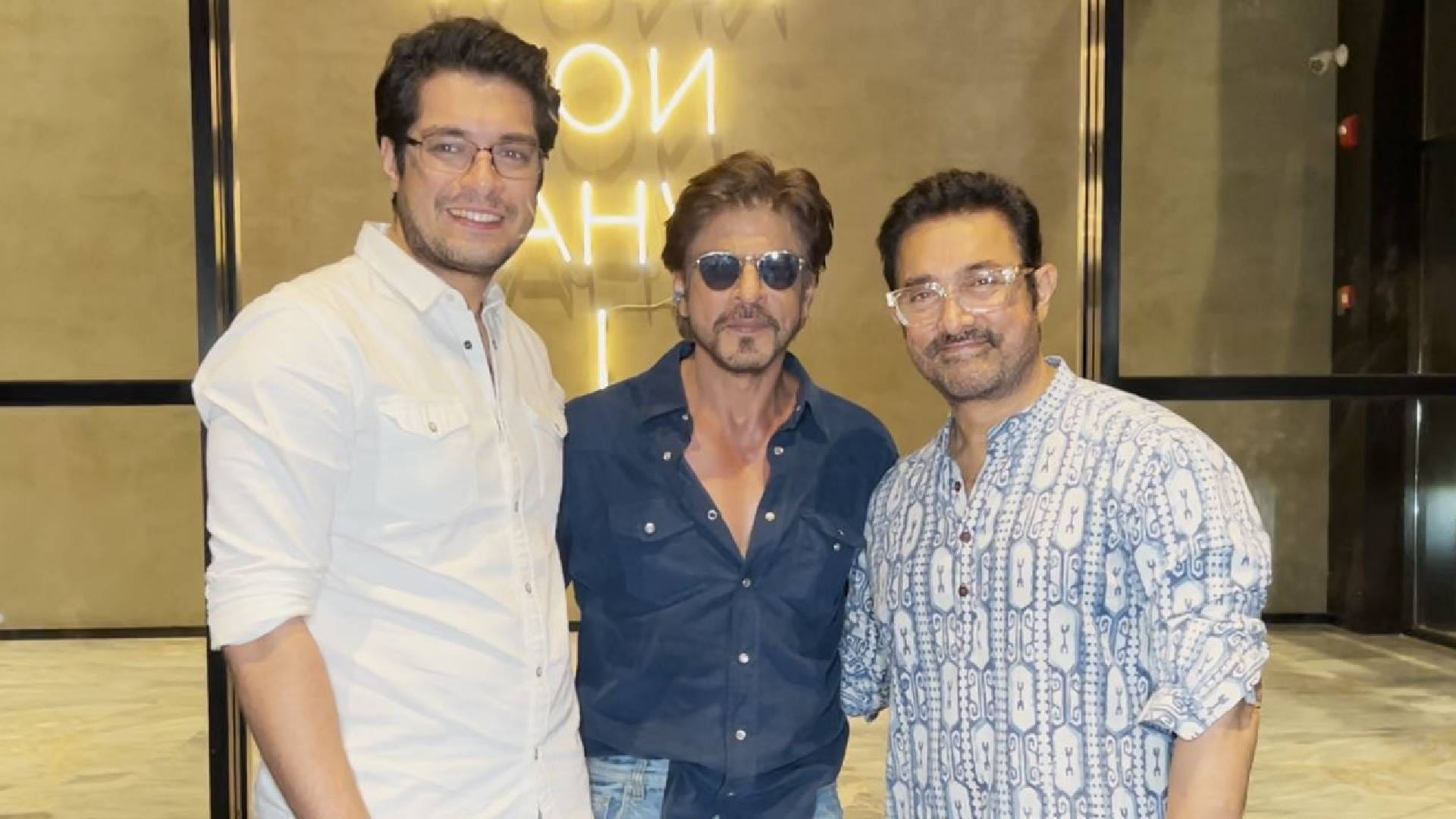shah rukh khan and salman khan reached at aamir khan son junaid khan khushi kapoor film Loveyapa screening