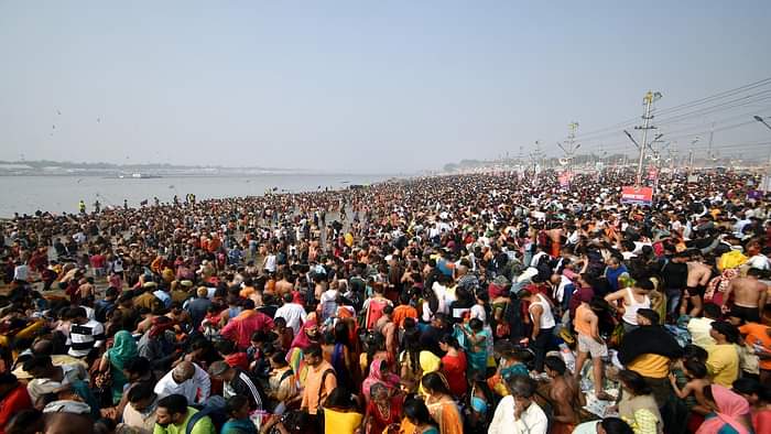 Mahakumbh 2025 : वसंत पंचमी के बाद भी नहीं कम हो रही जन आस्था, स्नानार्थियों की संख्या 40 करोड़ के पार पहुंची Rally even after spring, number of bathers may cross 40 crore today