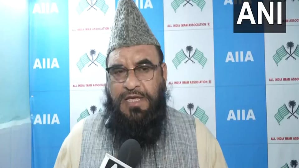 case has been registered in Lucknow against Maulana who made indecent remarks on Dimple Yadav