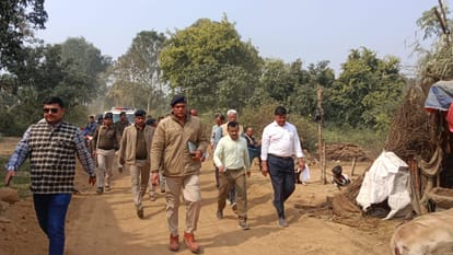 निरीक्षण करते ऊर्जा विभाग के सीएमडी पंकज कुमार पाल