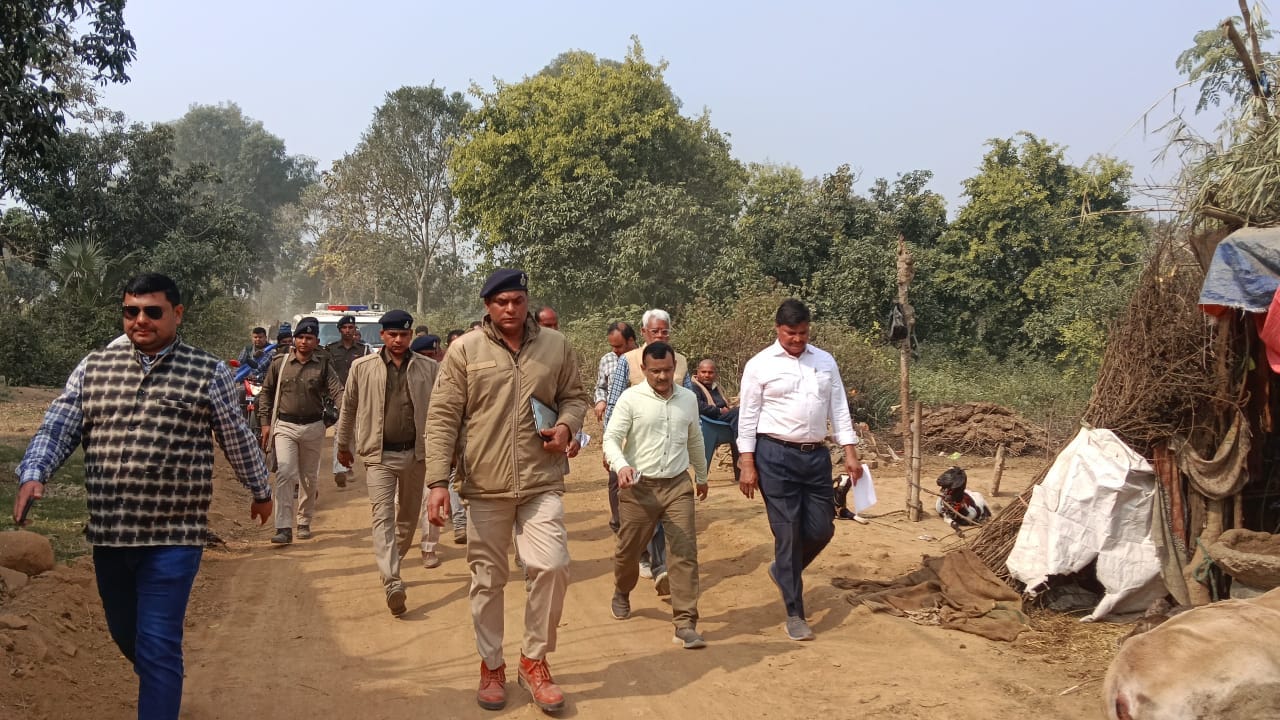 निरीक्षण करते ऊर्जा विभाग के सीएमडी पंकज कुमार पाल