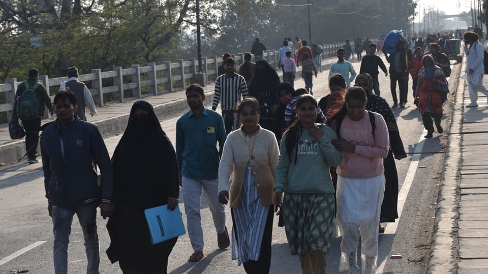 Ramganga bridge closed: jam everywhere in Moradabad, ambulances along with school vehicles are also stuck