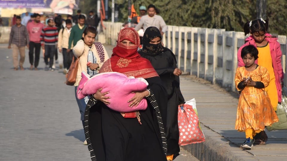 Ramganga bridge closed: jam everywhere in Moradabad, ambulances along with school vehicles are also stuck