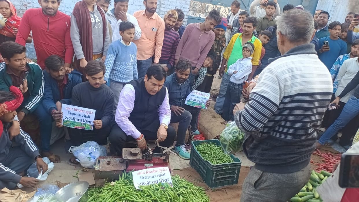 Loni MLA expressed his anger in a unique way on order to close Panth market in Ghaziabad