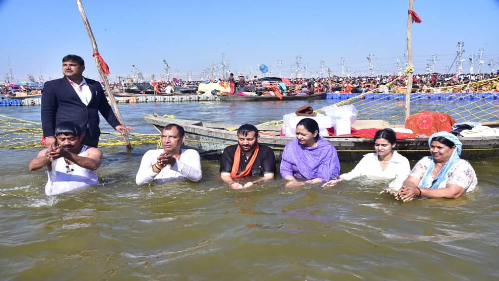 Mahakumbh: Haryana Chief Minister Nayab Singh Saini reached Prayagraj, took a dip in Sangam
