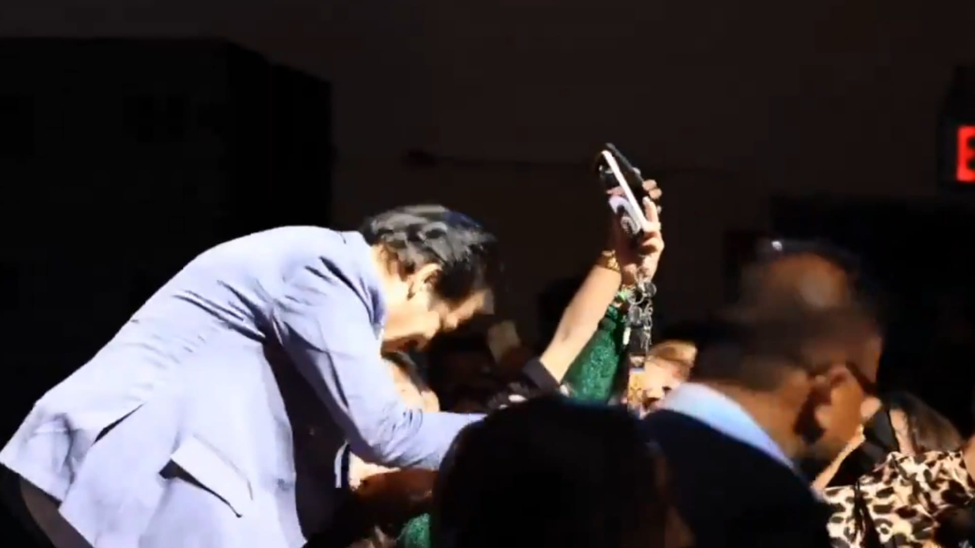 Udit Narayan New Kissing Video Surfaced On Internet Fans Reacts