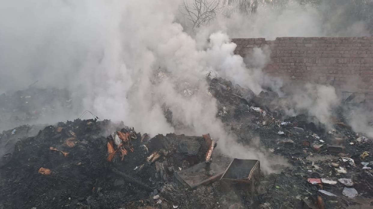 Fire breaks out in slum in Rohini Sector 28 Delhi