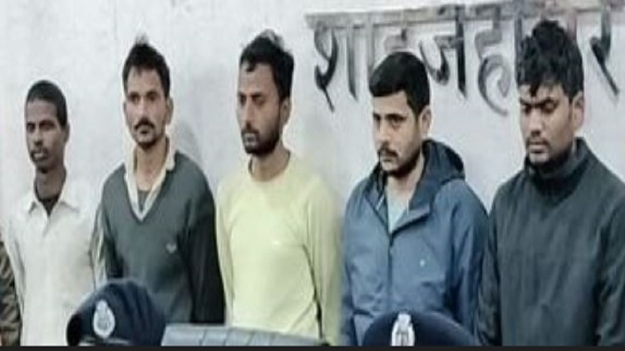 International gang exposed in Shahjahanpur criminals used to steal mobile tower equipment and sell it abroad