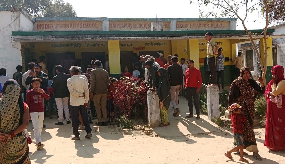 Teacher accused of misbehaving with children parents create ruckus BEO said strict action will taken