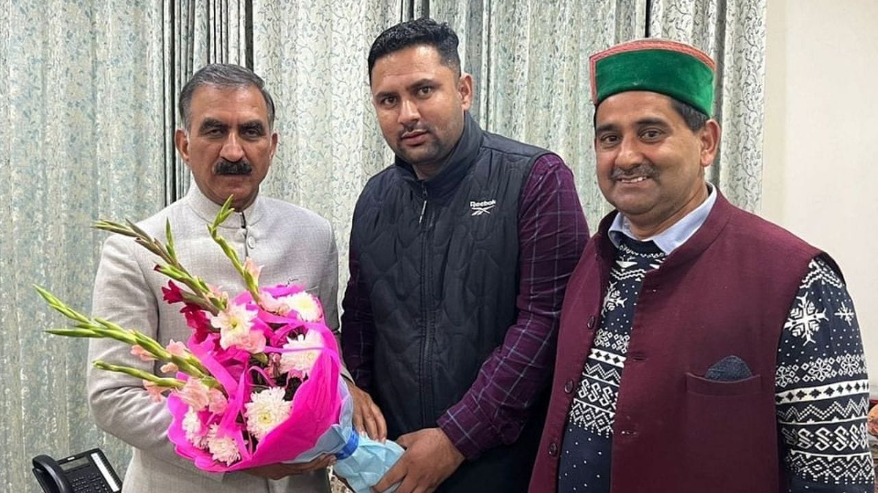 Himachal Youth Congress President Chhatar Singh took charge CM Sukhu was also present