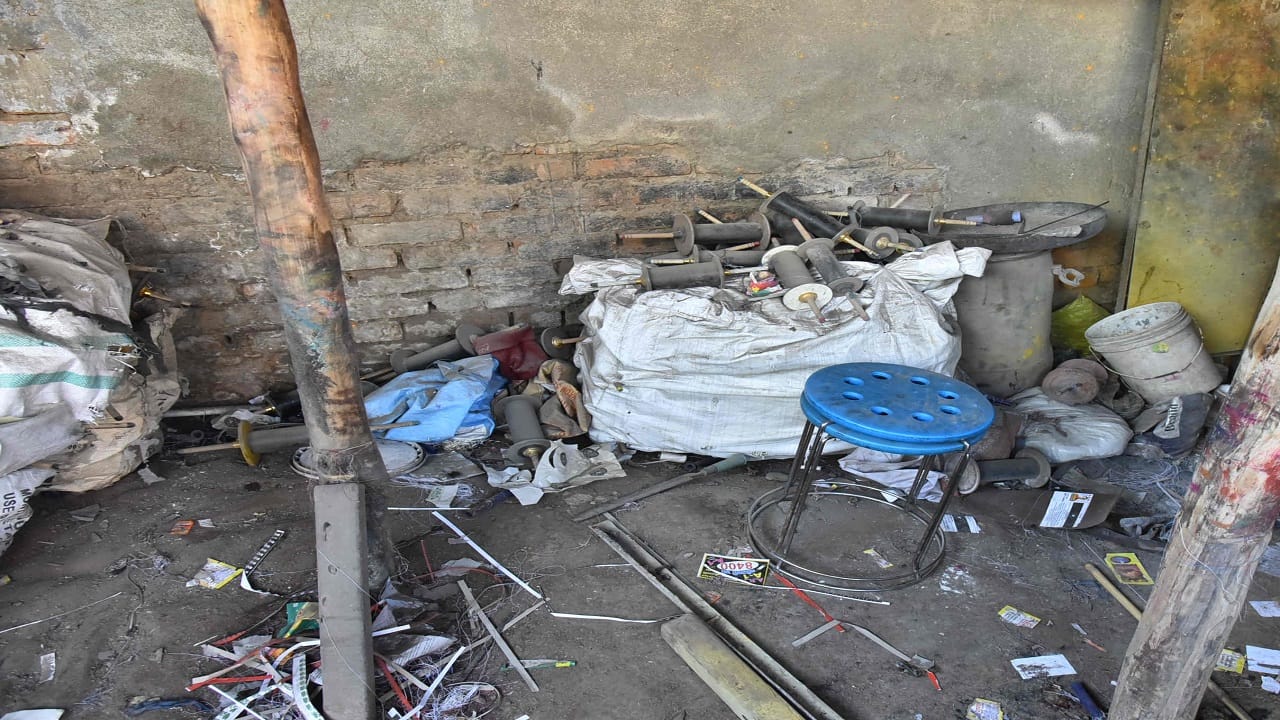 Bareilly Blast News Up Chemical Explosion Factory Owner Among 2 Dead News in Hindi