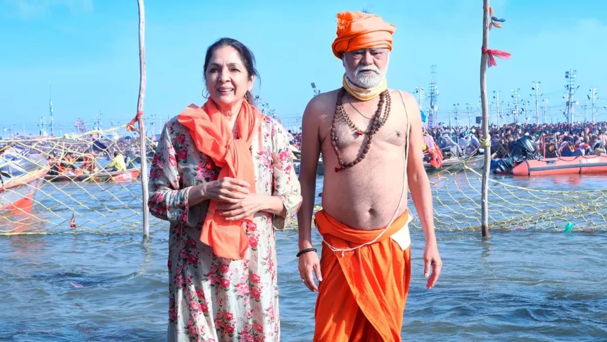 Bollywood stars sanjay mishra and neena gupta reached mahakumbh takes holy dip in ganga