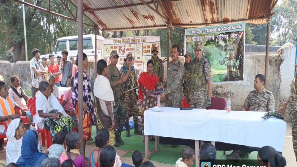 CRPF social concern distributed goods to youth and students 187 people benefited in Bijapur