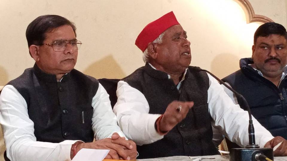 Milkipur By-Election: SP MP made serious allegations against police said- SP workers are being harassed