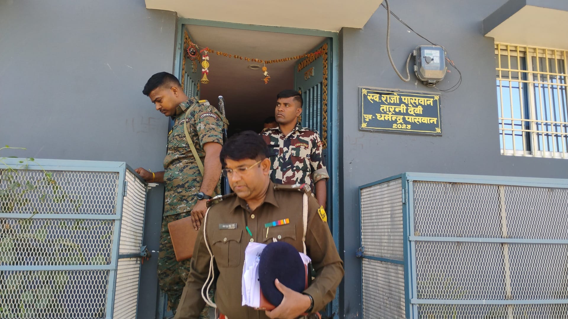 Sheikhpura Thieves stole jewellery cash worth 15 lakh from 5 families houses who had gone for Mahakumbh bath