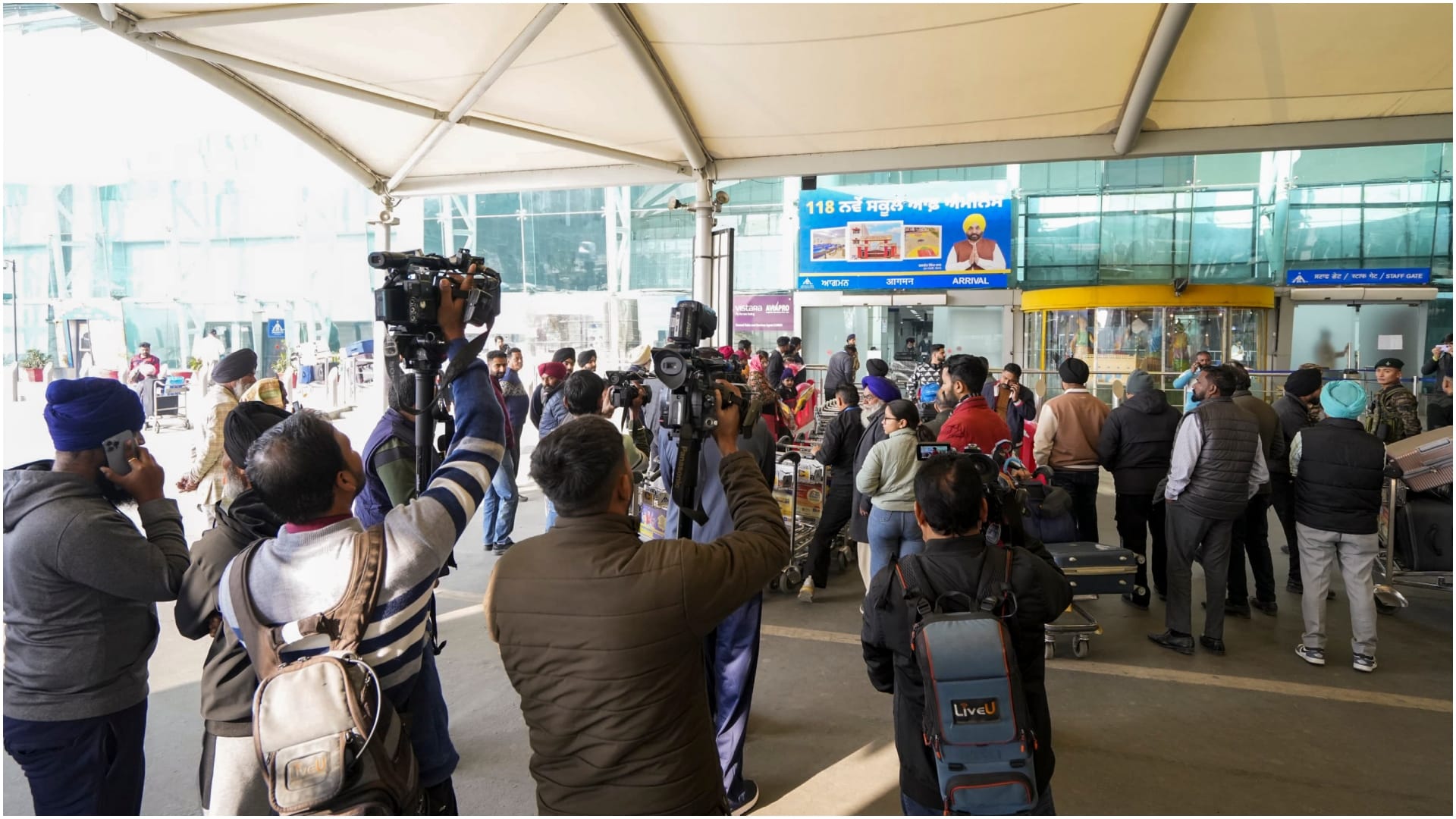 Handcuffed, legs chained: Nagpur man recounts deportation from US Latest News Update