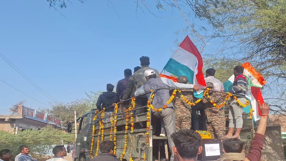 Army JCO mortal remains arrived family members started crying son lit the funeral pyre