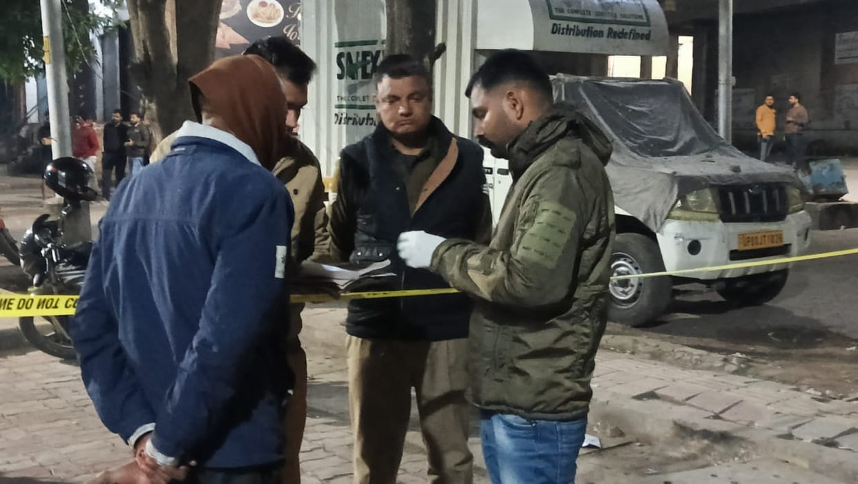 A young man was shot in Agra a chowmein seller killed