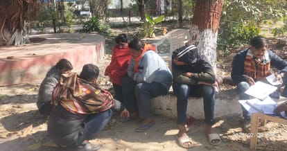 Kanpur Accident Young man dies in road accident was going to Maha Kumbh with friends body sent for postmortem