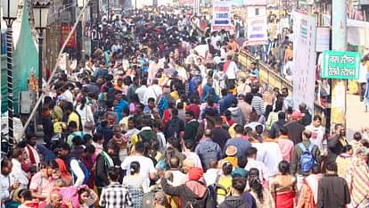 महाकुंभ पलट प्रवाह पार्ट 2 : सात दिन में 35 लाख लोग आए काशी, एक घाट से एक मिनट में गुजरीं 30 नावें Mahakumbh Reversal Flow 35 lakh people came to Kashi in seven days