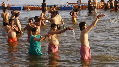 अब कितने पर्व स्नान हैं बाकी
