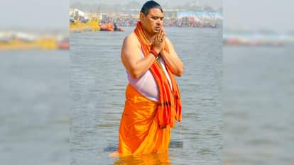 Mahakumbh: Rajasthan CM took holy dip in Sangam along with cabinet, cabinet meeting held on Triveni banks