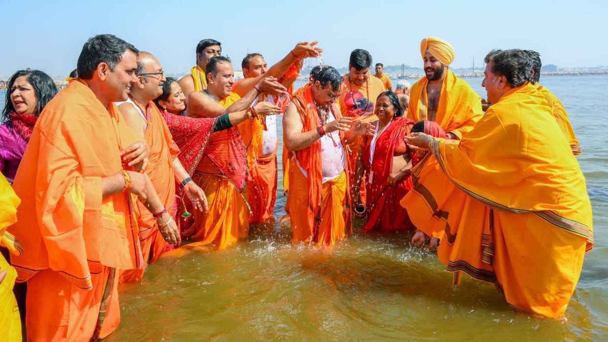 Bhajanlal Cabinet Meeting Prayagraj amount of Bhograag of temples has been doubled Honorarium of priests 7500